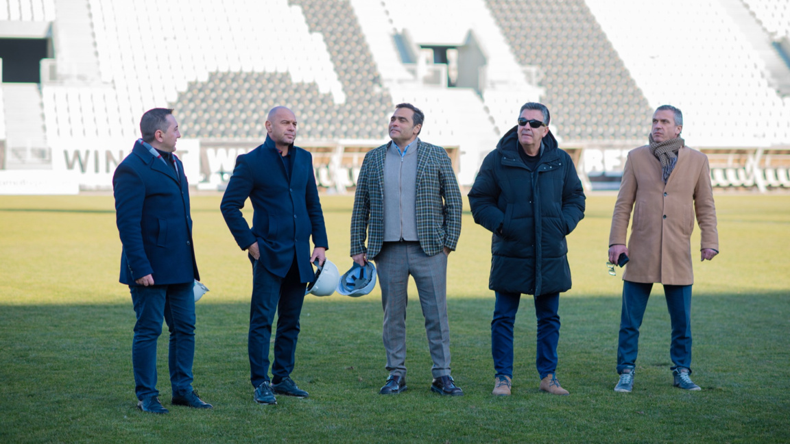 Общината инспектира стадион "Локомотив"