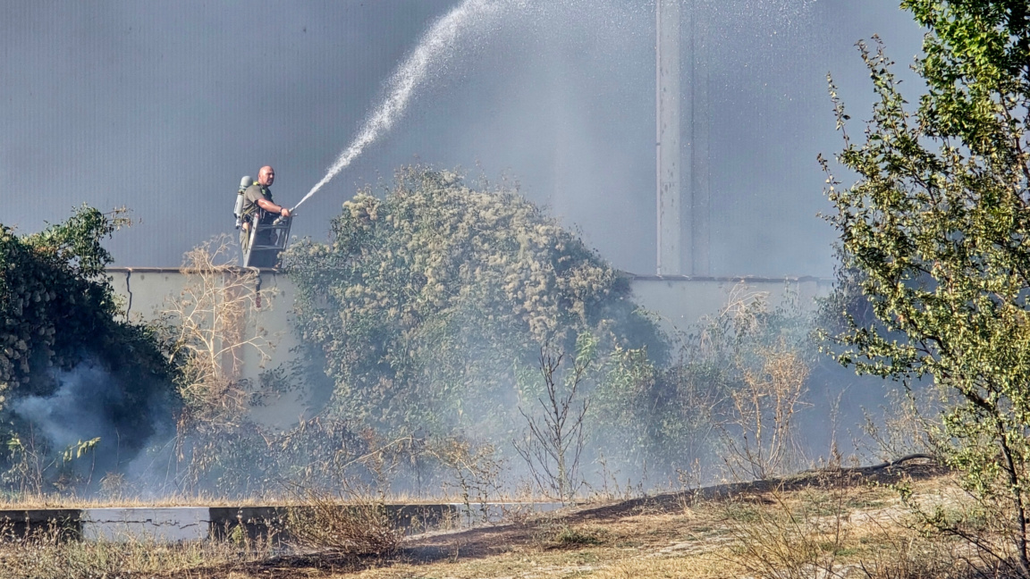Пожар гори в село Горно Сахране.