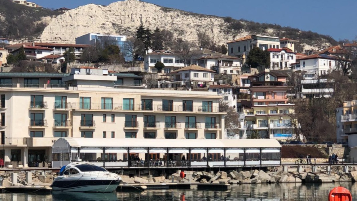 Балчик от морето