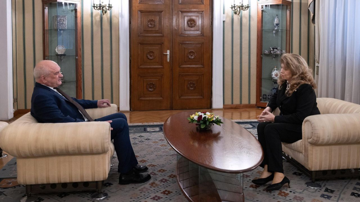 Geçici Başbakanlık görevi için beş adaydan “evet”