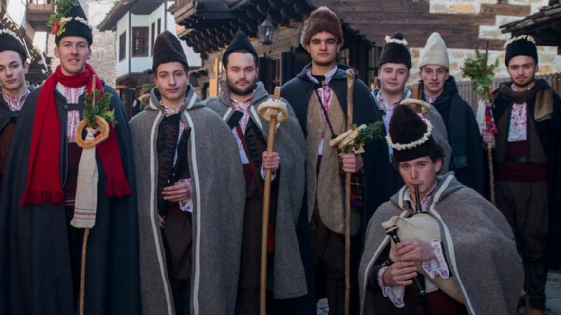 Училище за коледари в Етъра