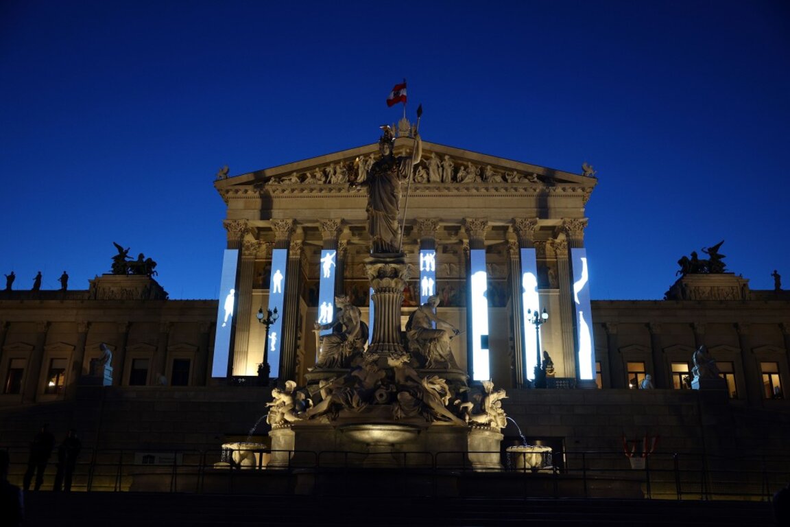 Сградата на австрийския парламент във Виена