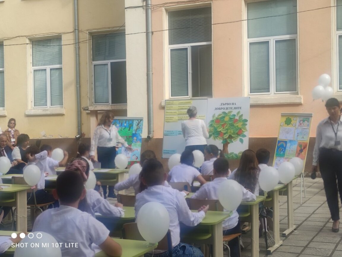 Красимир Вълчев: Най-рано през 2026 г. ще бъде въведен задължителен избираем час по "Добродетели и религии"