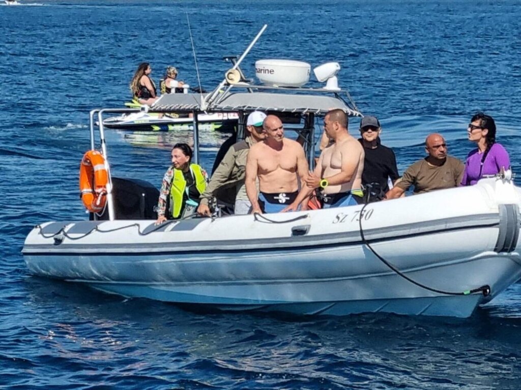 Риболовният кораб "Чавдар" беше потопен на морското дъно край Созопол