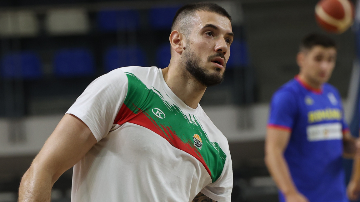 Павлин Иванов се връща в България.