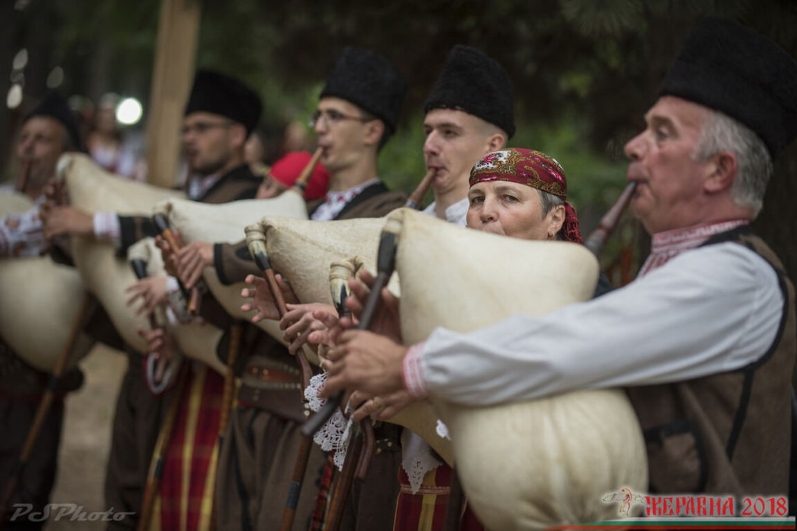 С по-ниския си тембър родопската каба гайда е световен уникат