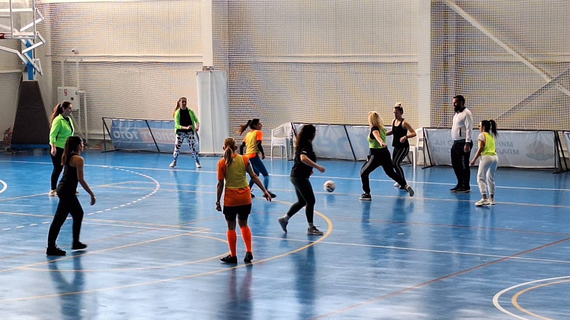 Благотворителен турнир по футбол за жени във Варна   (ВИДЕО)