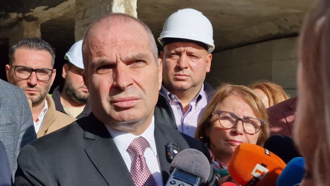 Вицепремиерът и министър на транспорта и съобщенията Гроздан Караджов