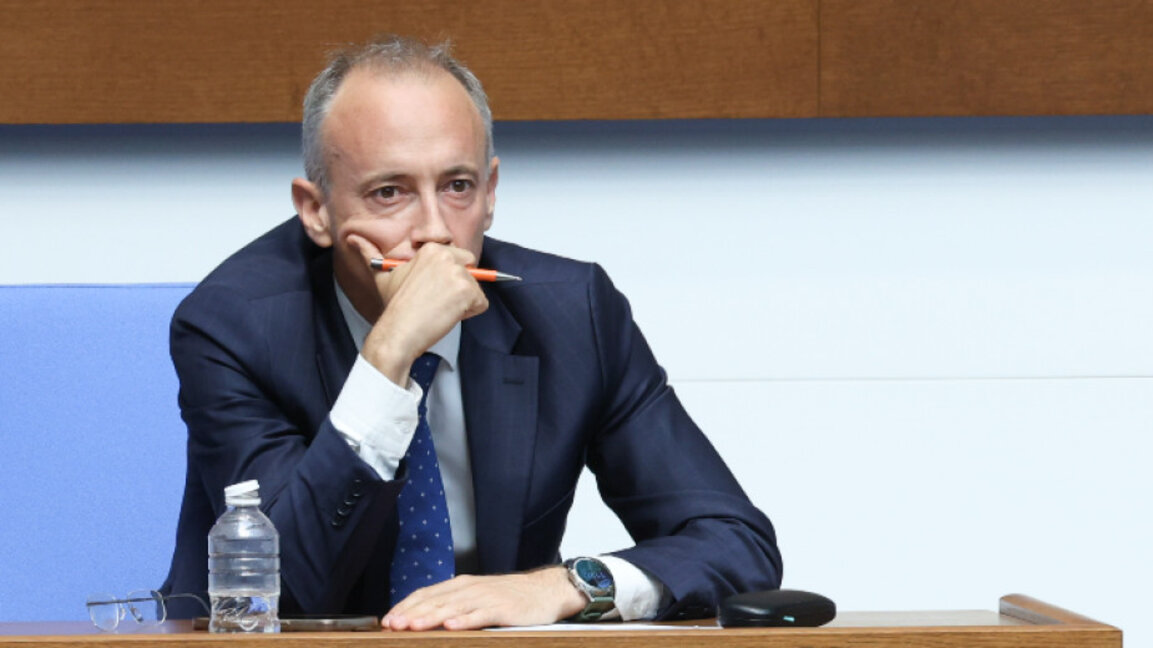 НС обсъжда намаляване на таксите на студентите платено обучение