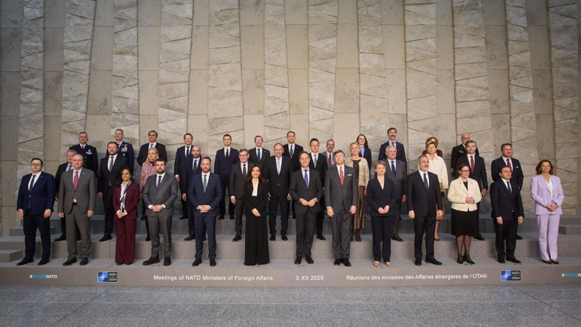 Ο Γκεόργκ Γκεοργκίεφ στη συνάντηση του ΝΑΤΟ