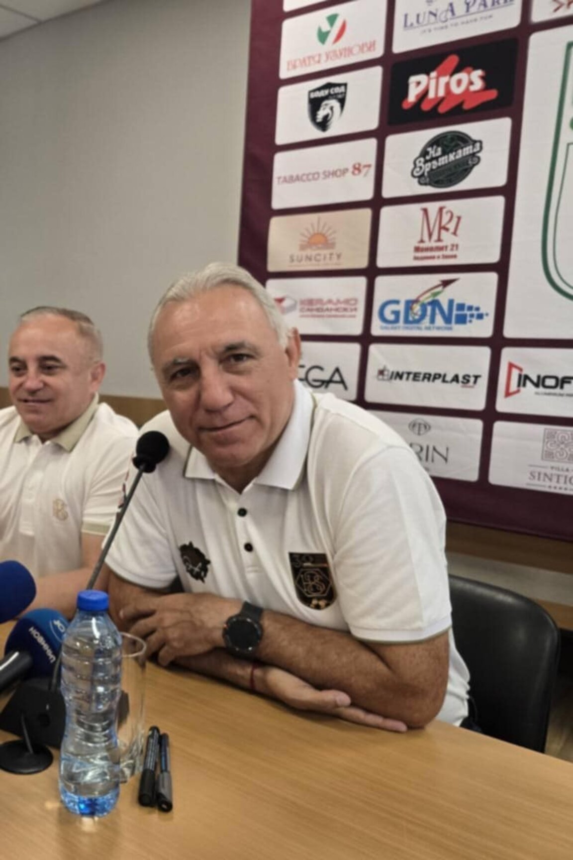 Христо Стоичков: Дисциплината в спорта и в училище е най-важна!