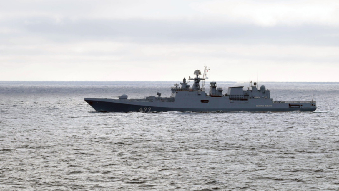 Руската фрегата "Адмирал Макаров" по време на учения през 2020 г. в Черно море