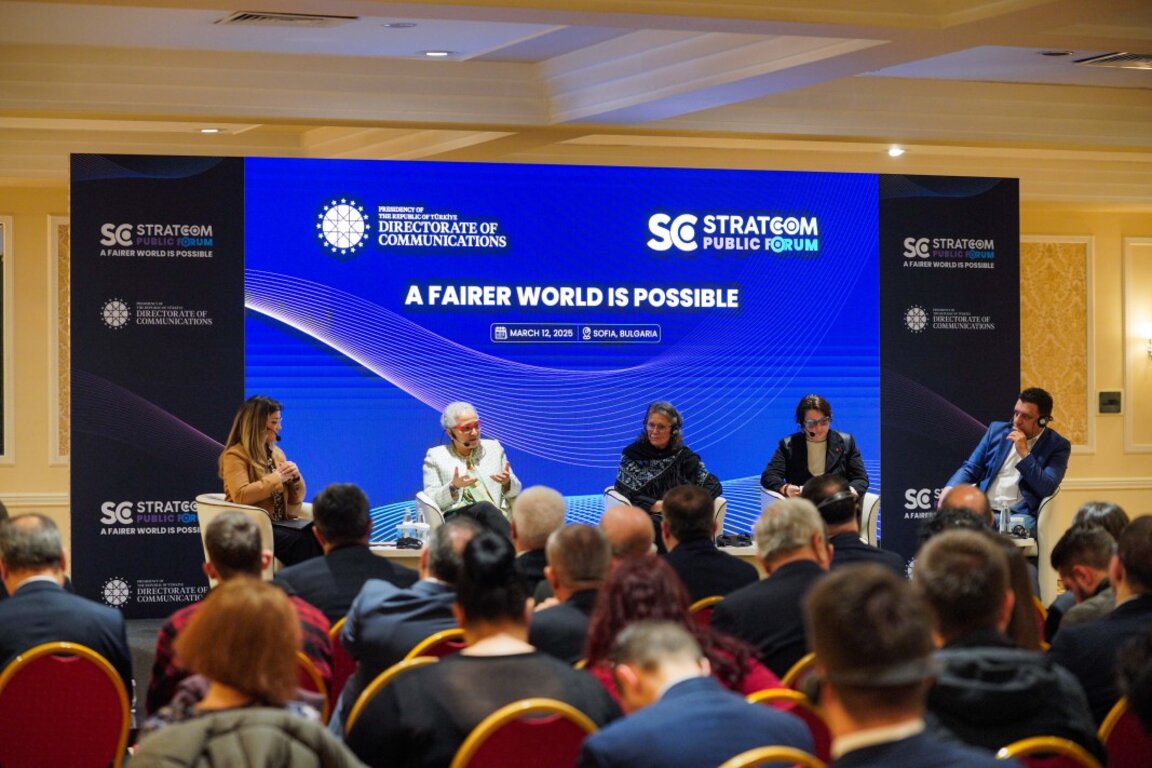 Sofya’da “Daha Adil Bir Dünya Mümkün” konulu panel düzenlendi