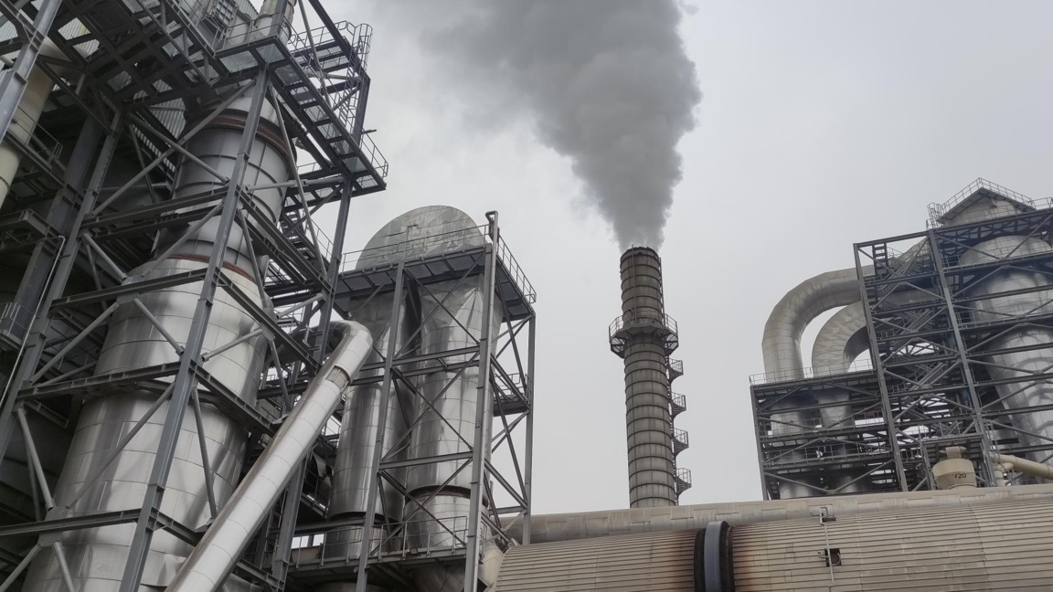 Служители на РИОСВ пломбираха линията за ПДЧ в "Кроношпан" във В. Търново