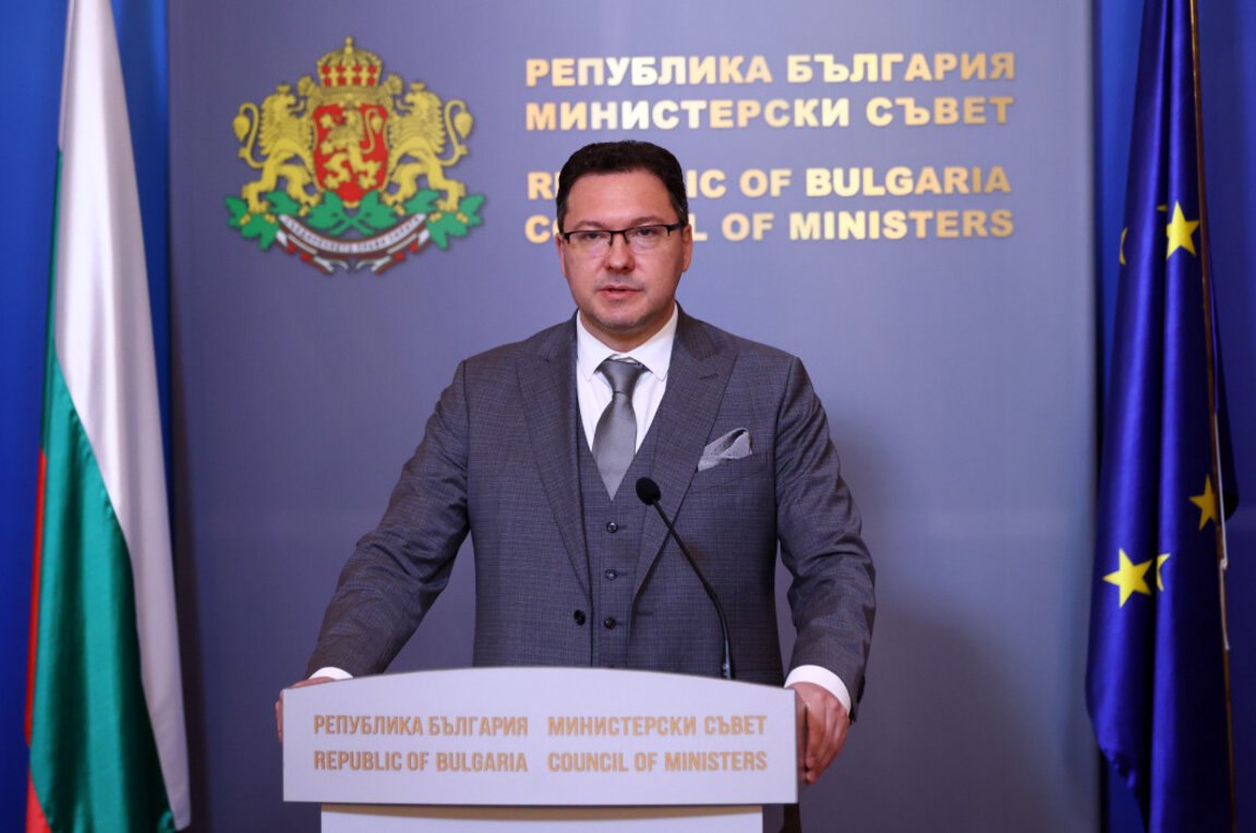 Даниел Митов