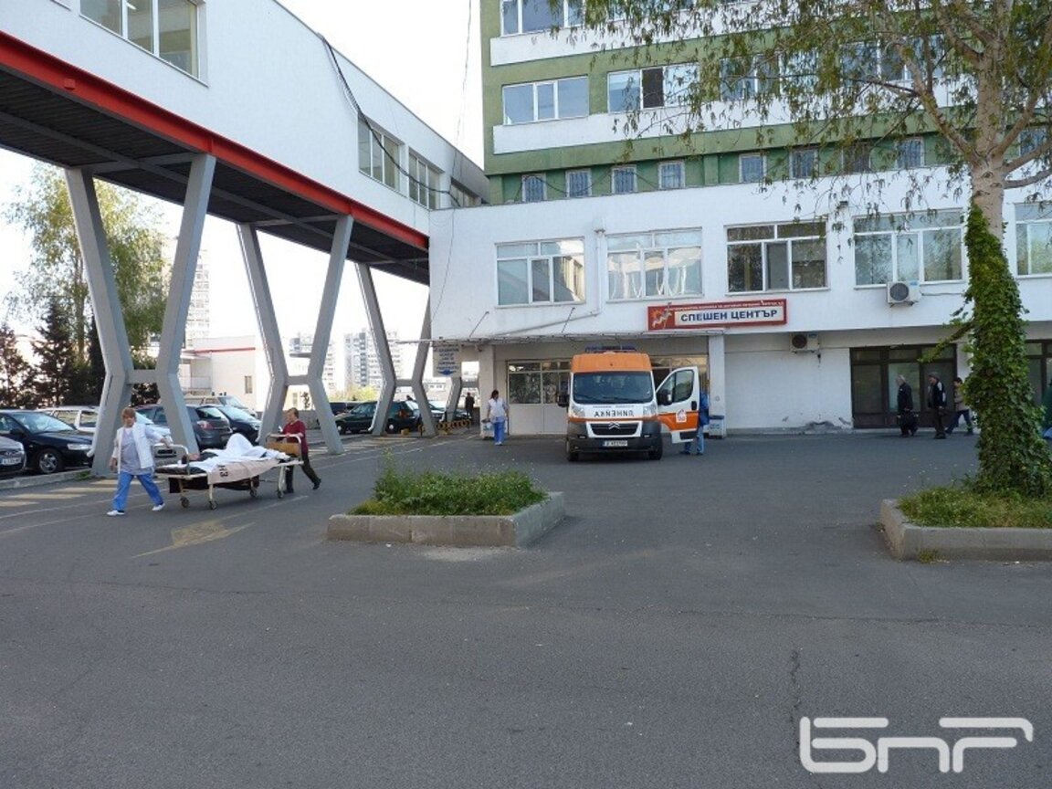 За 20% ръст на заплатите настояват служители на ЦСМП