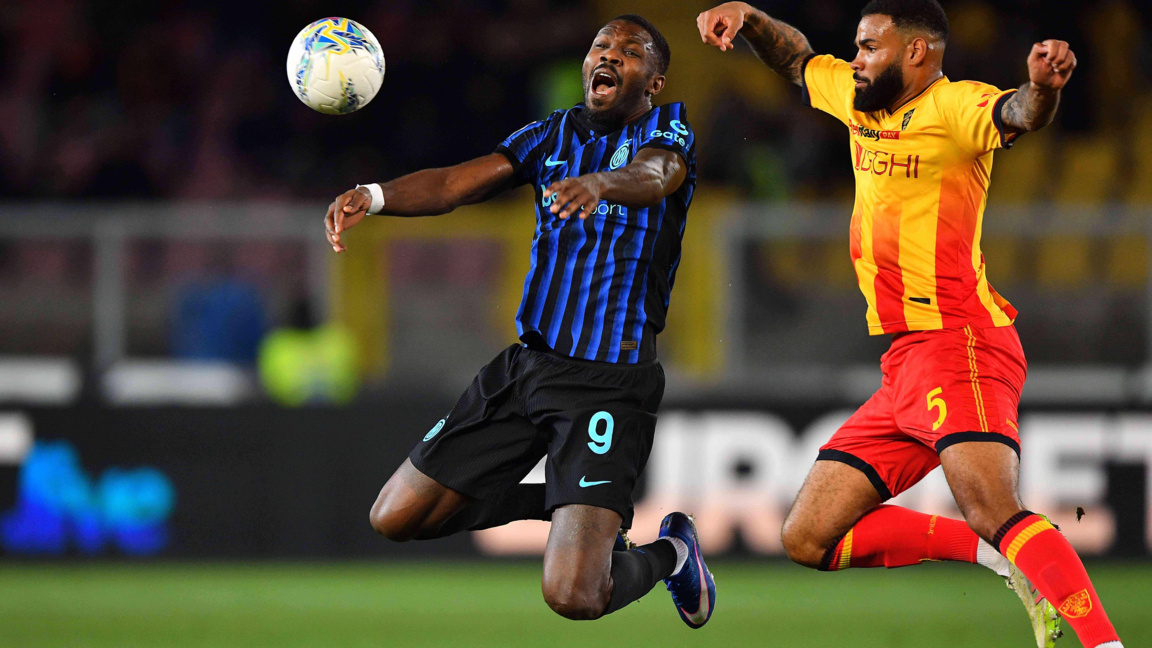 Интер продължава с победите