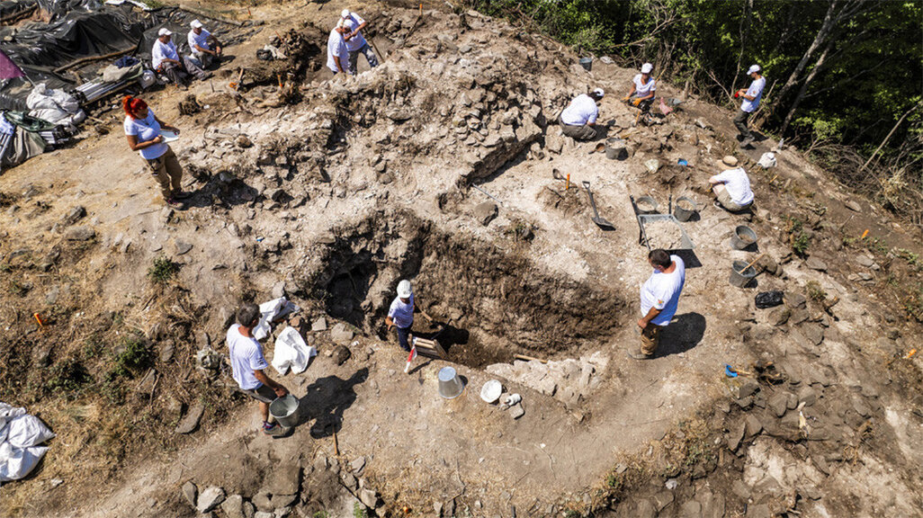 Надомак Софије откривена троугласта кула стара 1.800 г.