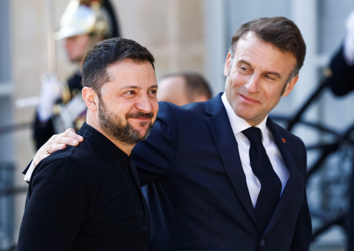 Френският президент Еманюел Макрон посреща украинския си колега Володимир Зеленски в Елисейския дворец, 27 март 2025 г.