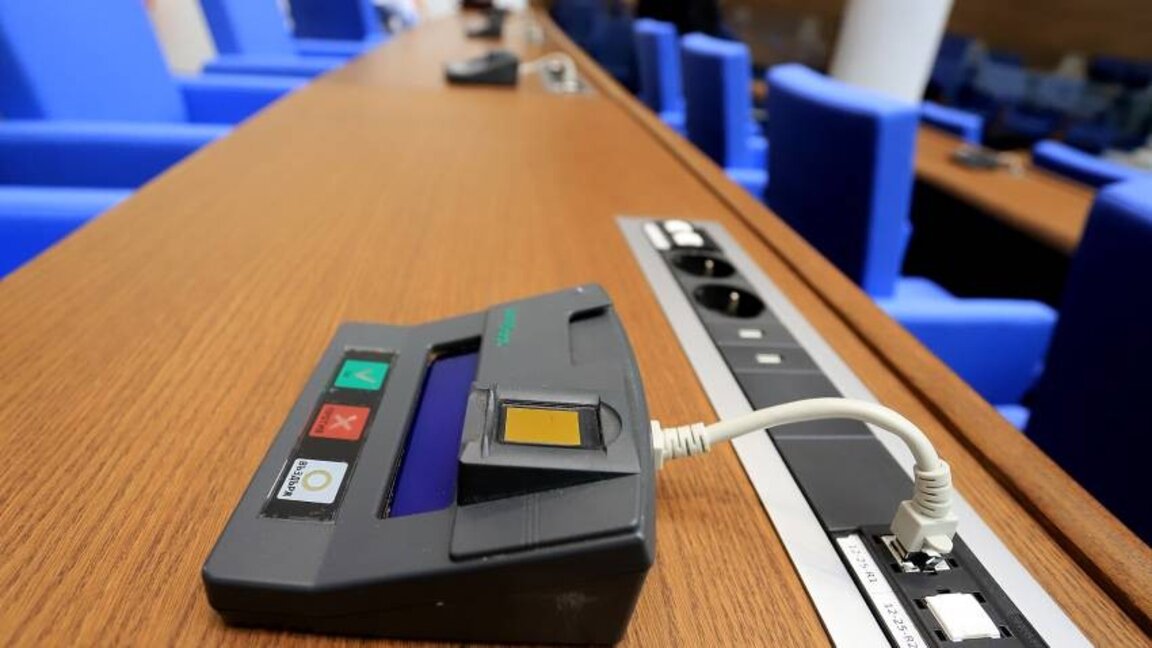 Misstrauensvotum wegen Mangel an Quorum gescheitert