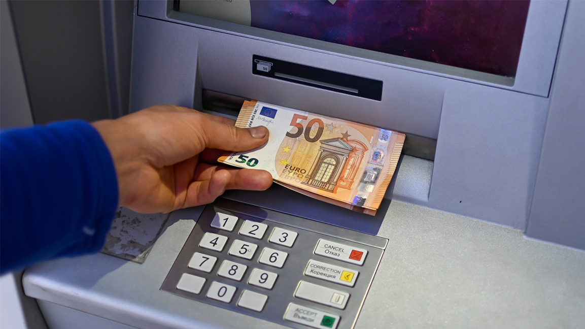 евро банкноти банкомат теглене