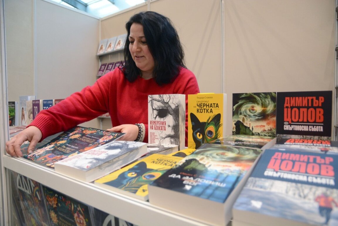 Във Варна откриха зимната "Алея на книгата"