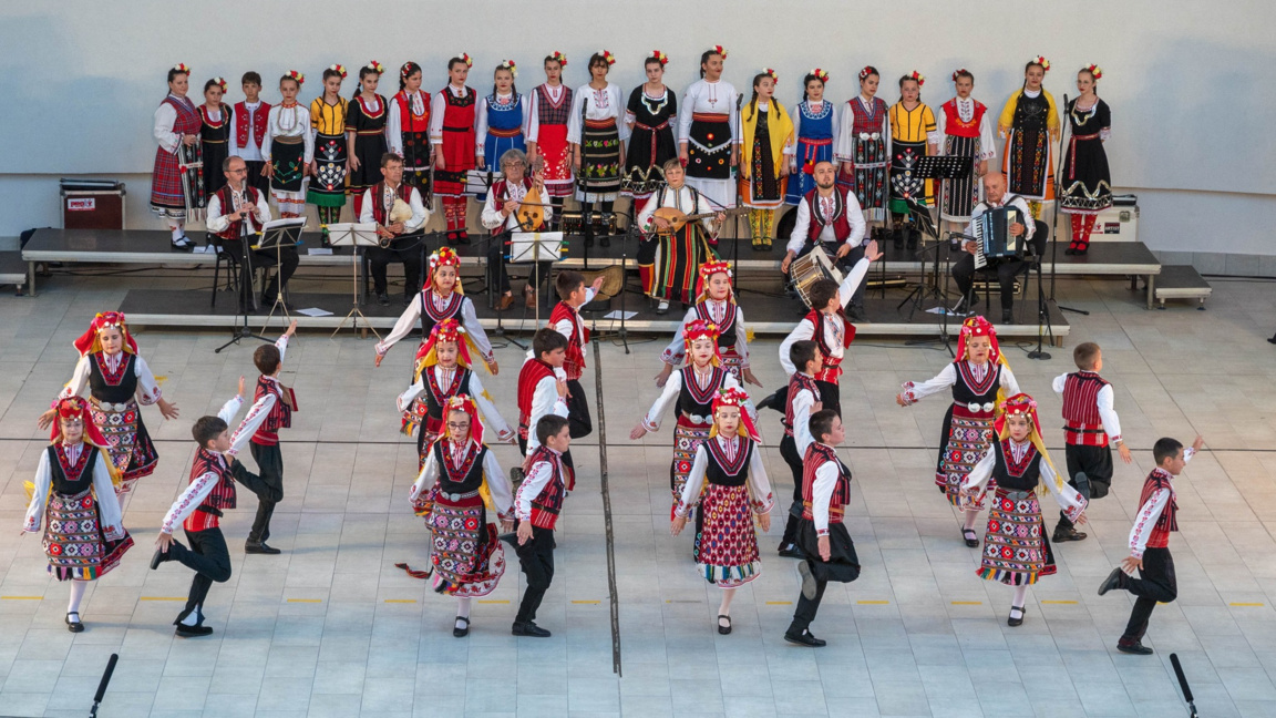 Малки танцьори останаха без нова зала