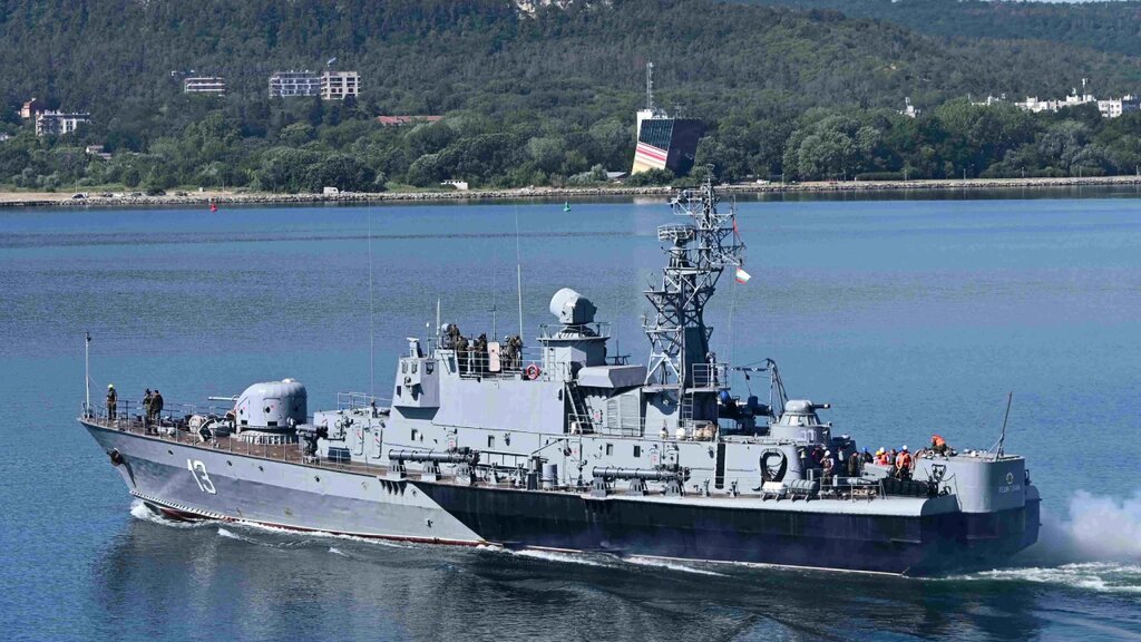 Bulgaristan Deniz Kuvvetleri kuruluşunun 147. yıl dönümünü kutluyor