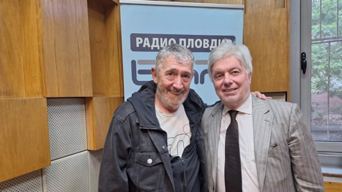 от ляво надясно на снимката: проф.Ивайло Христов и Валентин Михов