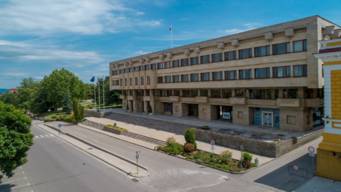  Остава двойното заплащане за двудневна сесия 