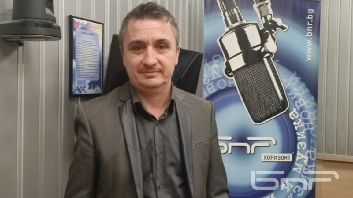 Александър Николов