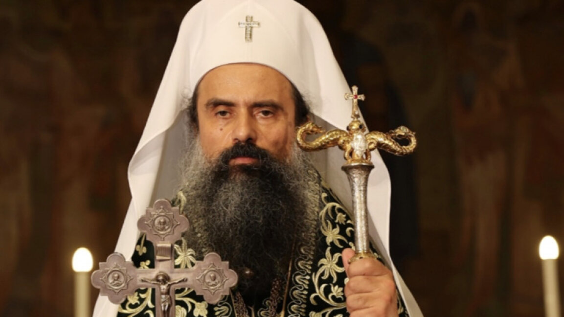 Патриарх Даниил оглавява литургии в два дупнишки храма