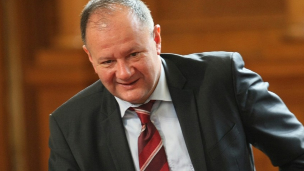 Михаил Миков