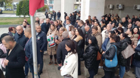 Близо 500 жители се събраха в подкрепа на кметовете на Сунгурларе и Белица