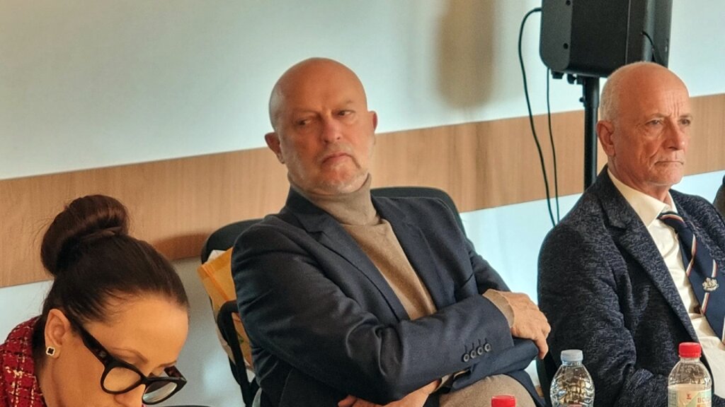 Доц. Едвин Сугарев и д-р Валентин Янев