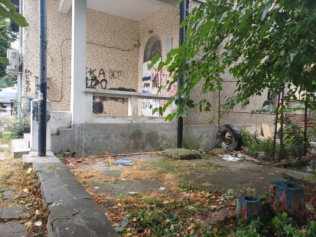 Родители от "Галата" алармират за лошо състояние на района около детската кухня