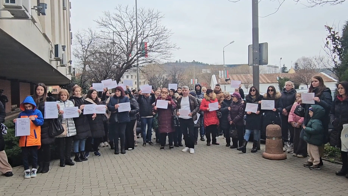 Протест пред съда в Сливен