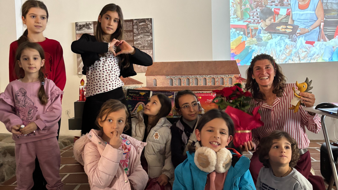 Коледа без граници: НадЕжко отвежда децата от България до Азия