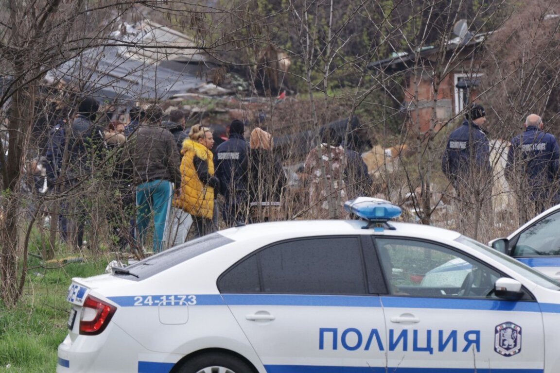 Îndepărtarea structurilor ilegale din cartierul Fabrica de Zahăr din capitală, 15 aprilie 2025.