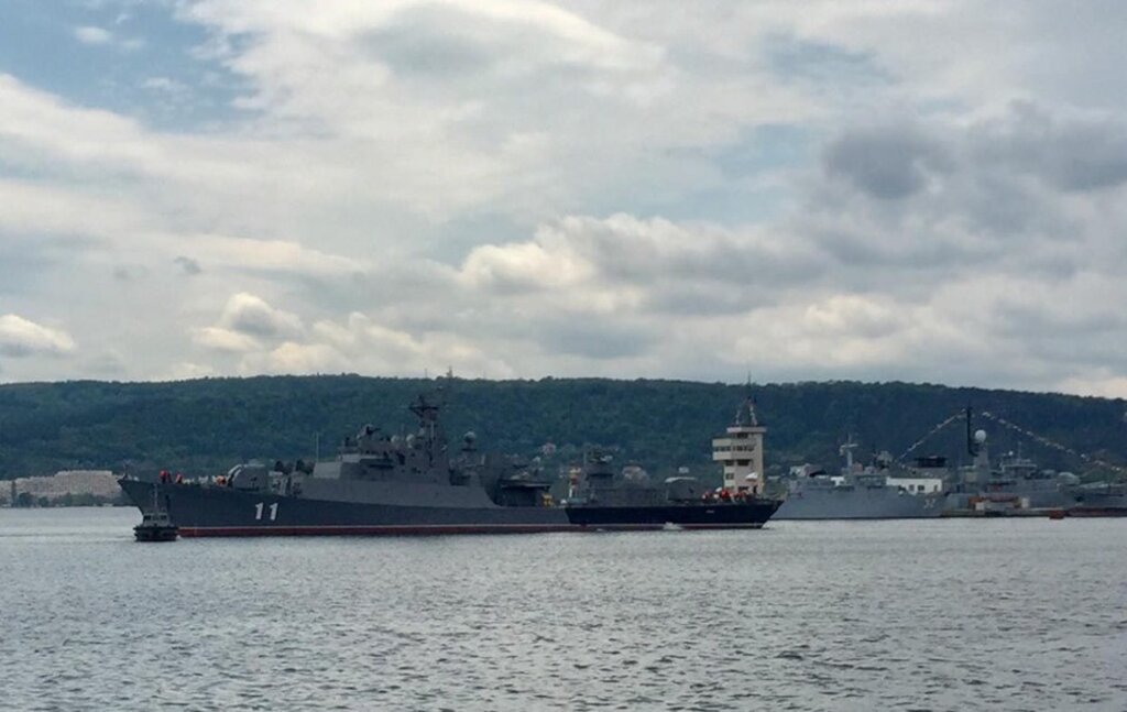 Кораби на ВМС посрещат посетители на борда си