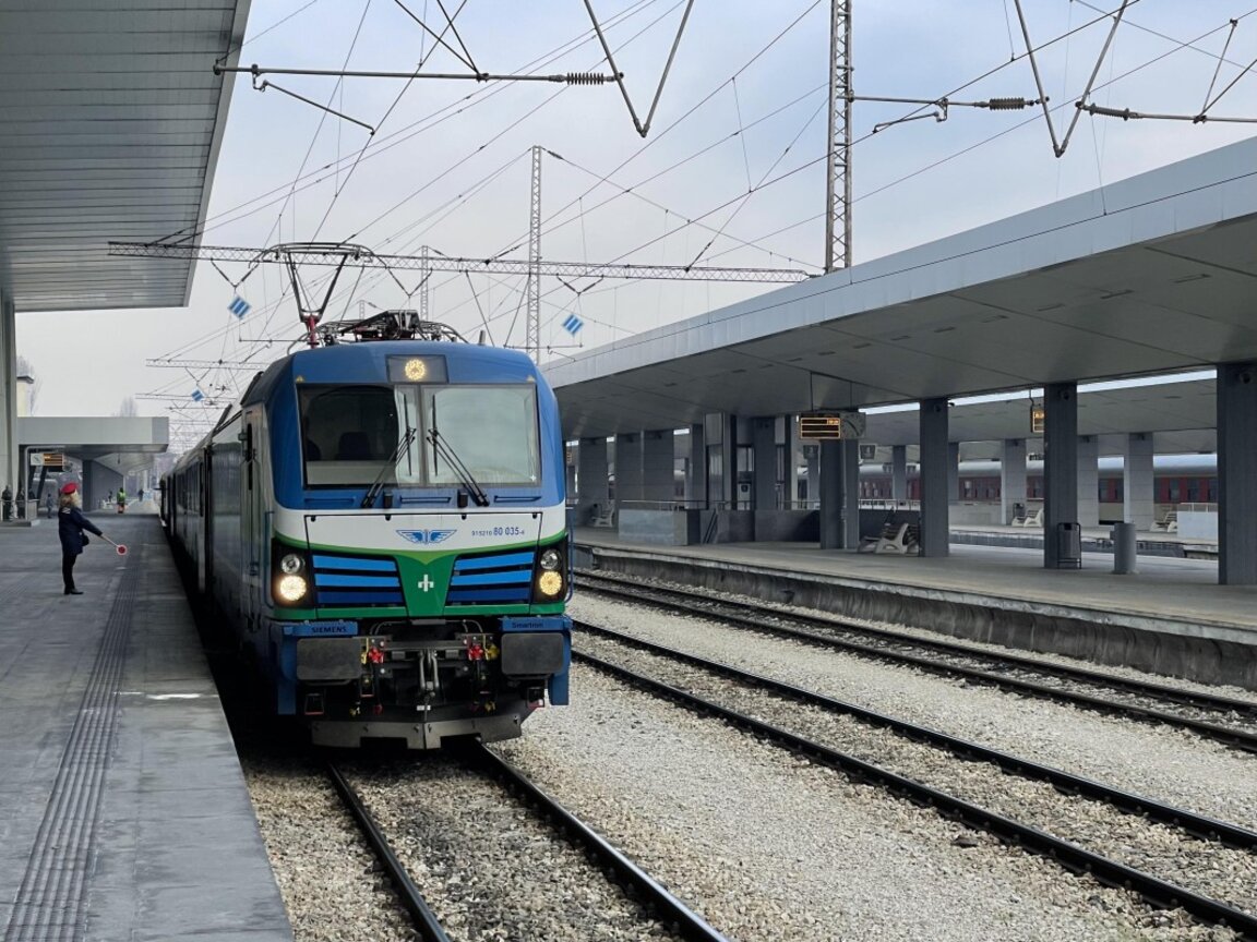 КНСБ е против разделянето на пътническите превози в БДЖ на 3 лота на регионален принцип