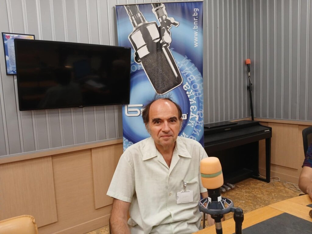 Доц. Иван Держански: Труд, любопитство и талант - формулата за успех на международна олимпиада