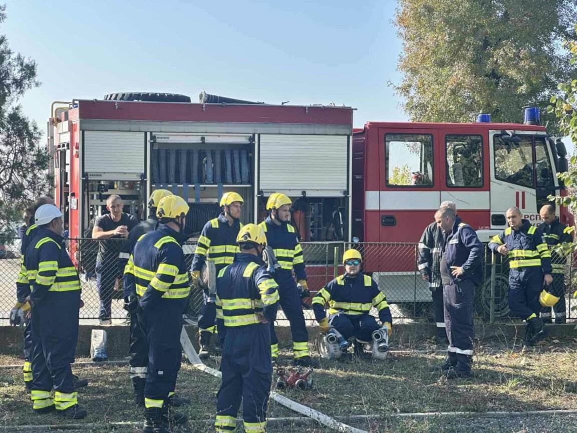 Доброволци от Камено преминаха обучение по пожарна безопасност