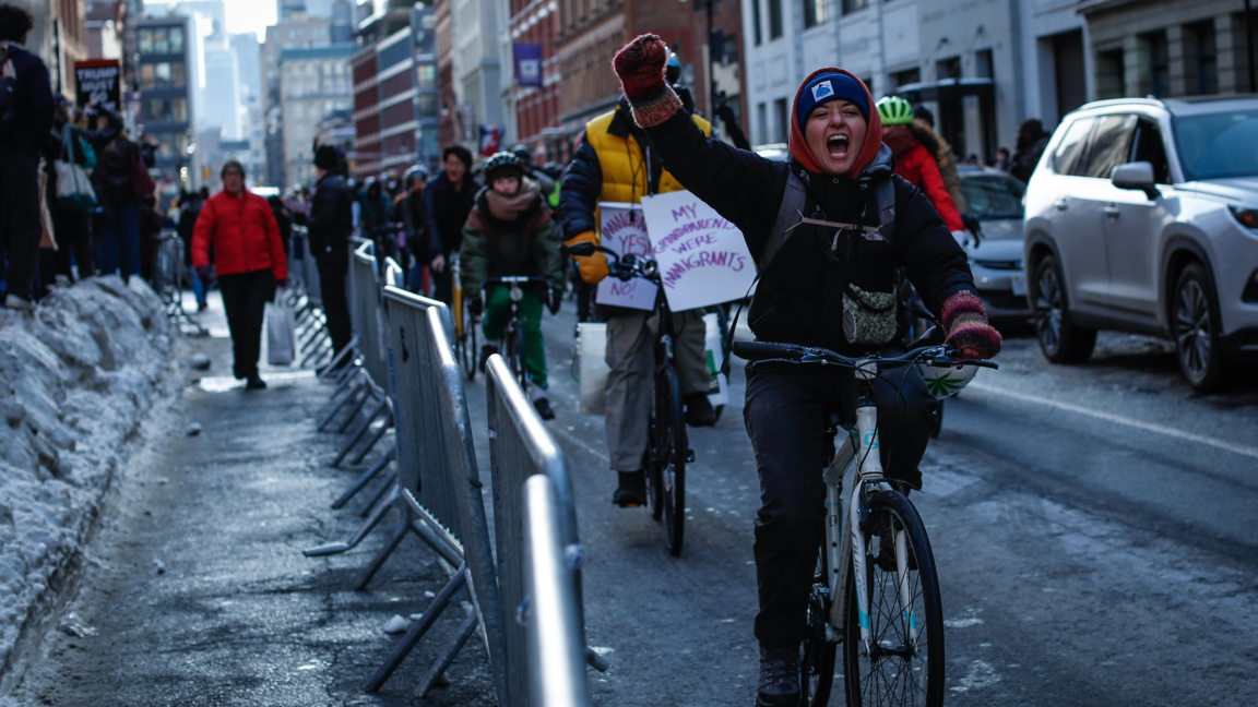 Част от федералните служители се изтеглят от Минесота
