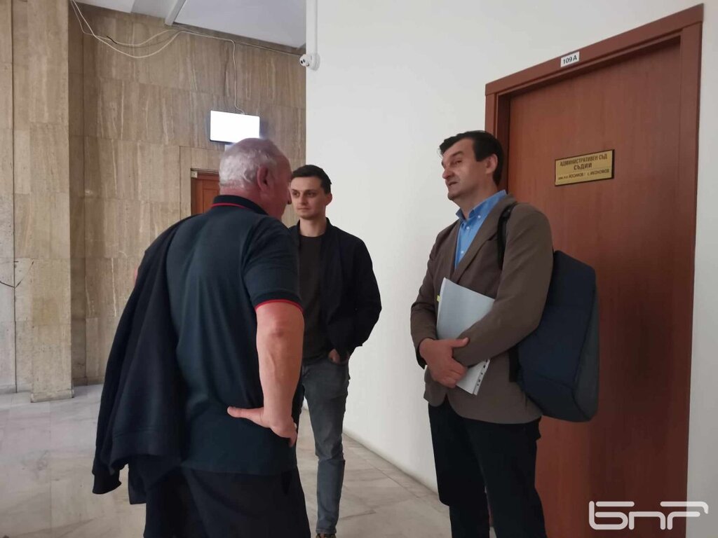 Бургаският окръжен съд не даде ход на делото за бащинство на Велико Минков