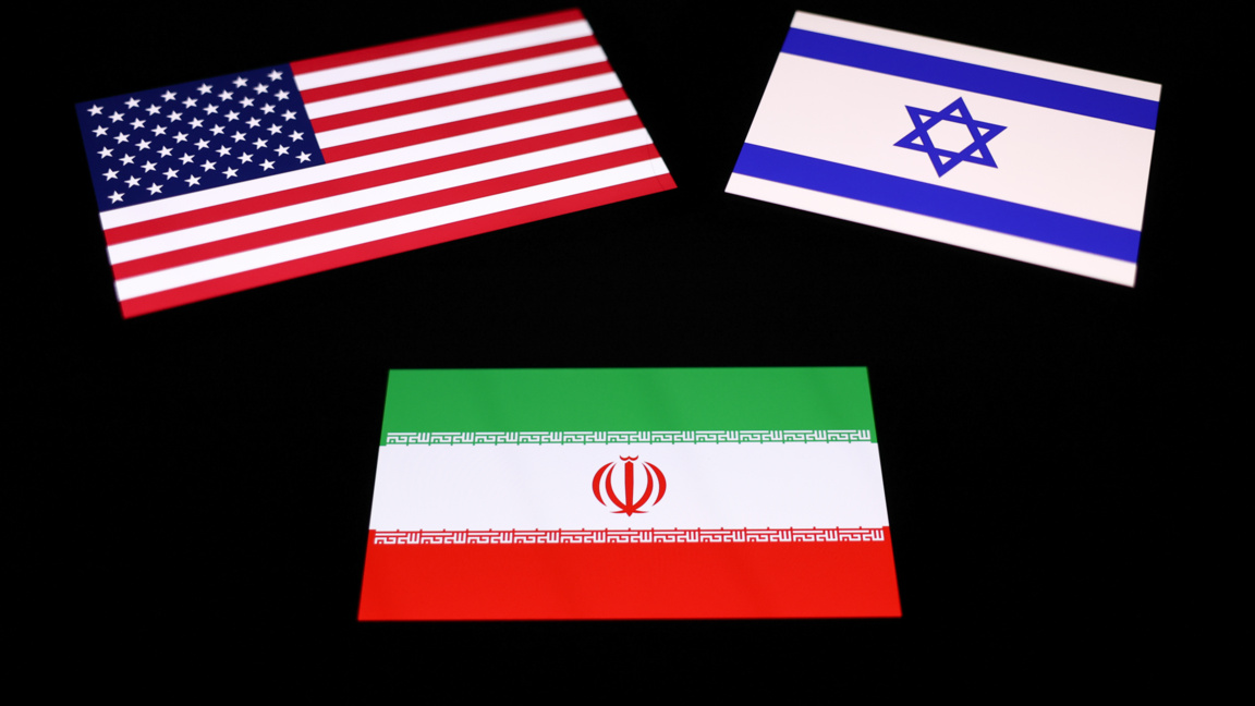 Колаж с флаговете на САЩ, Израел и Иран