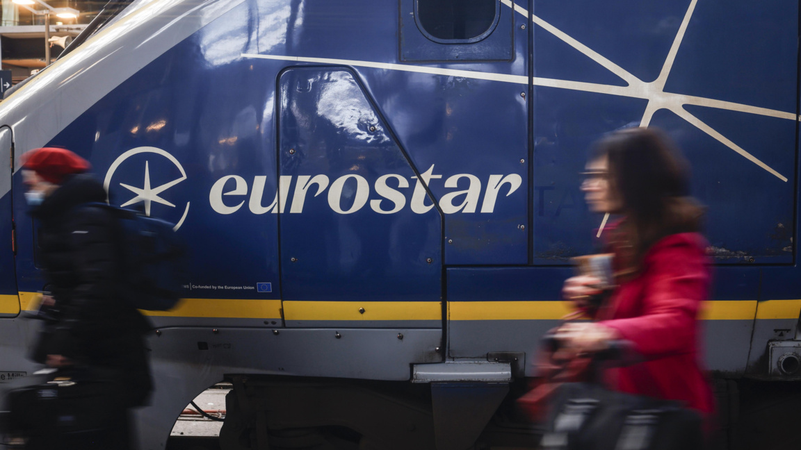 "Юростар" поднови услугите си, след като преди това спря влаковете под Ламанша