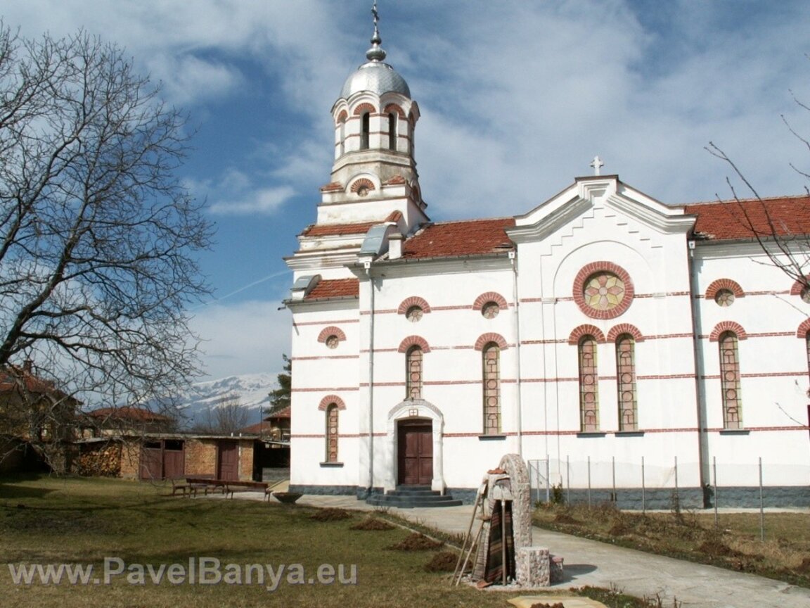 Ще реставрират иконите в църквата "Рождество Богородично" в Павел баня
