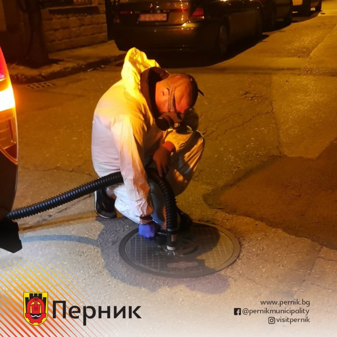 Пръскат срещу хлебарки в Перник
