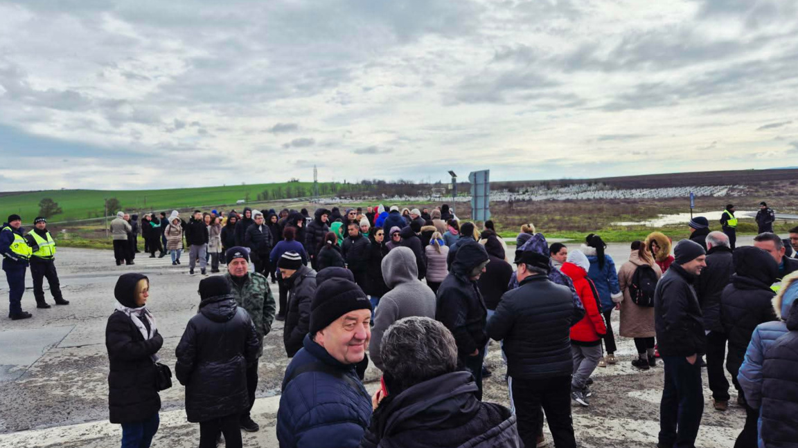 С "Кафето на промяната" жители на Елхово отново настояха за ремонт на път I-7